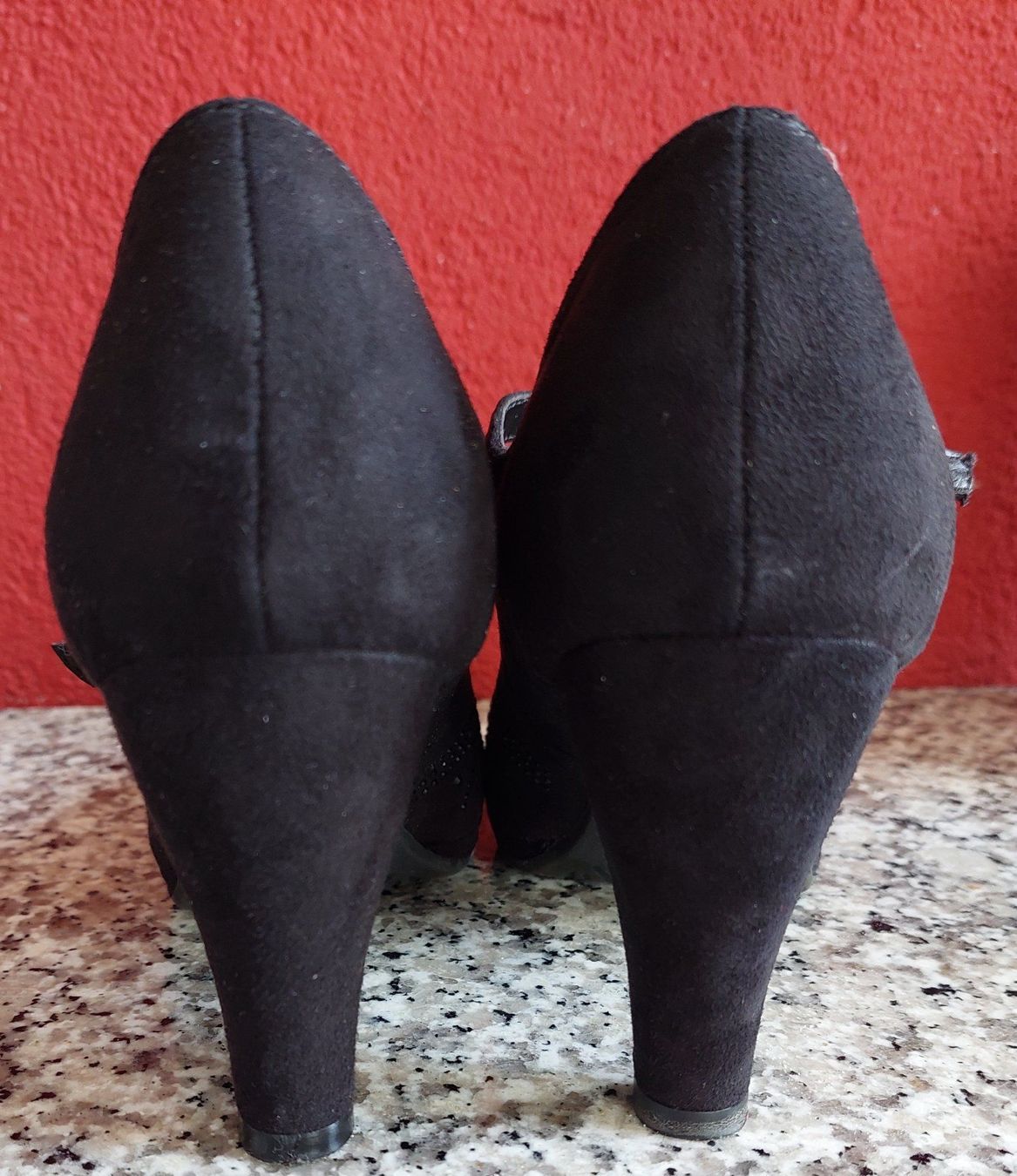 Scarpe da donna: Pumps mit Glitzersteinen #37 – Usato da Stettlen venduto da Dolores1987 3