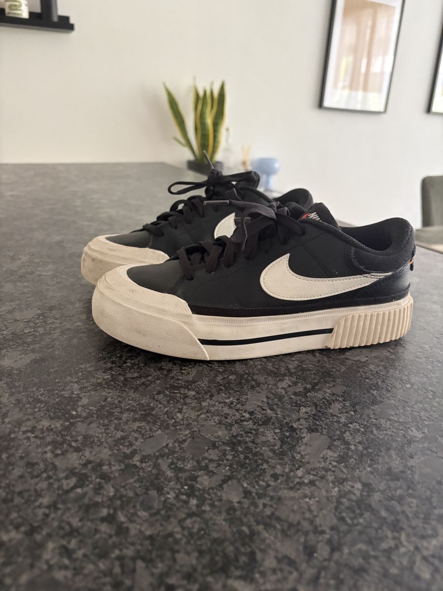 Nike Scarpe da uomo: Nike Schuhe – Nuovo (secondo la descrizione) da Kehrsatz venduto da Yshania