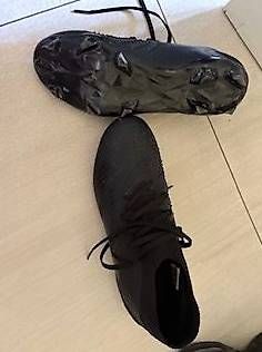Adidas Herrenschuhe: Chaussures de foot Adidas Predator, taille 41.5 – Neu (gemäss Beschreibung) aus Bex von Sakito 1