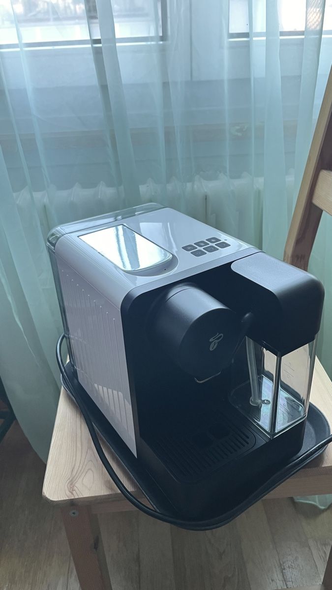 Tchibo Macchine per caffè & Macchine per espresso: Tchibo Cafissimo milk Kapselmaschine mit Milchaufschäumer – Usato da Zürich venduto da sheijla 6