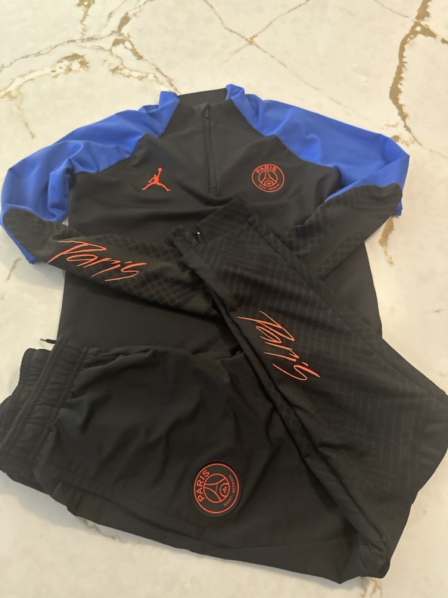 Jordan Lotti di vestiti: Jogging PSG Jordan – Usato da Founex venduto da reb_fws9