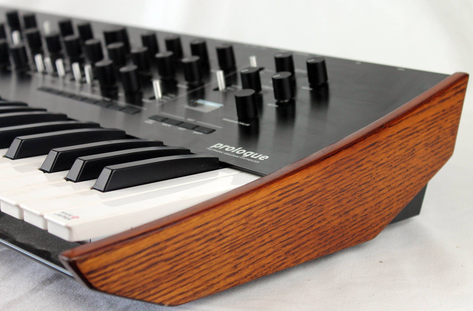 Korg Instruments de musique: Korg Prologue-8 Synthesizer – D'occasion à Reinach BL par bk_brockireinach 2