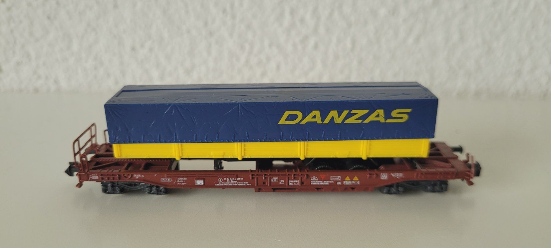 Roco Modellini di ferrovie: Hupac Danzas / Roco 25152 – Usato da Wittenbach venduto da Hase113 3