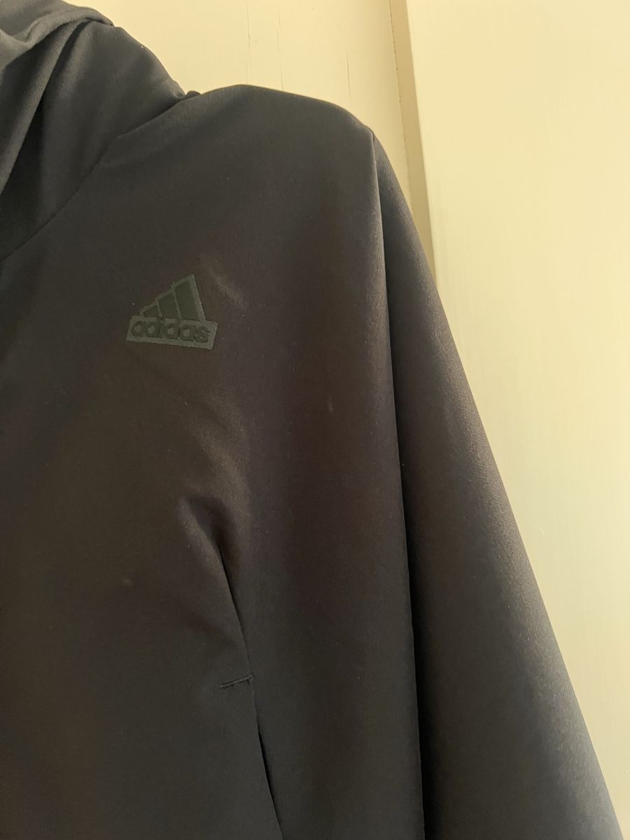 Adidas Jacken: Adidas Kapuzenjacke – Neu (gemäss Beschreibung) aus Zürich von fla_2552 2