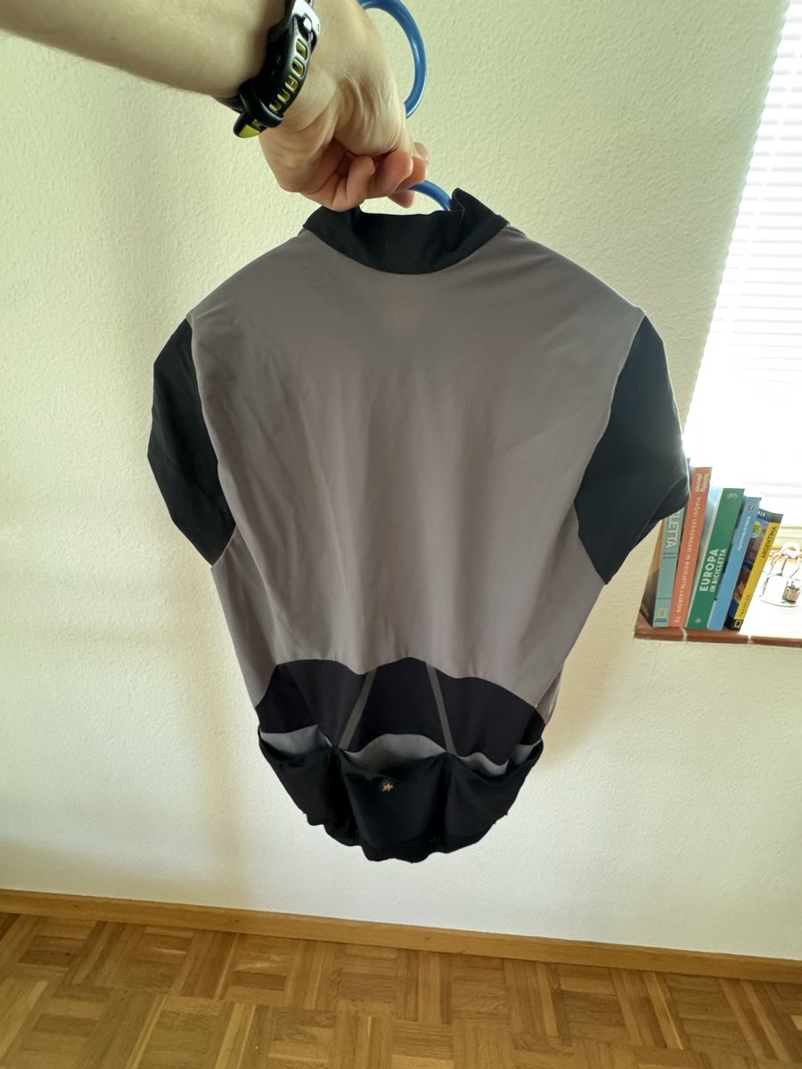 Assos Leibchen & Hosen: Assos Jersey MILLE GTO – Gebraucht aus Winterthur von lor_n7yp 1