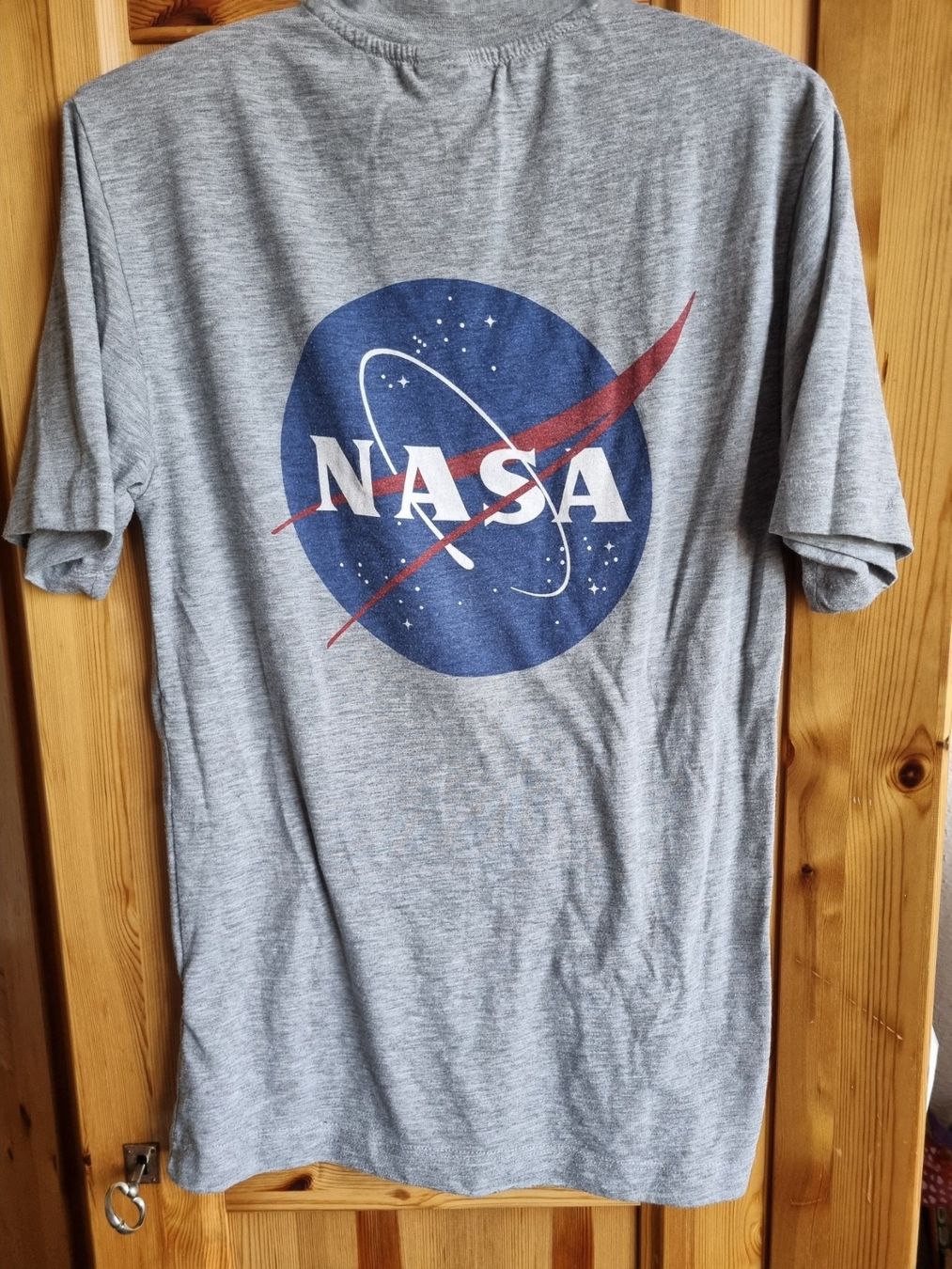 H&M T-Shirts: Grey NASA T-Shirt – Gebraucht aus Rüti ZH von irima_vanya 3
