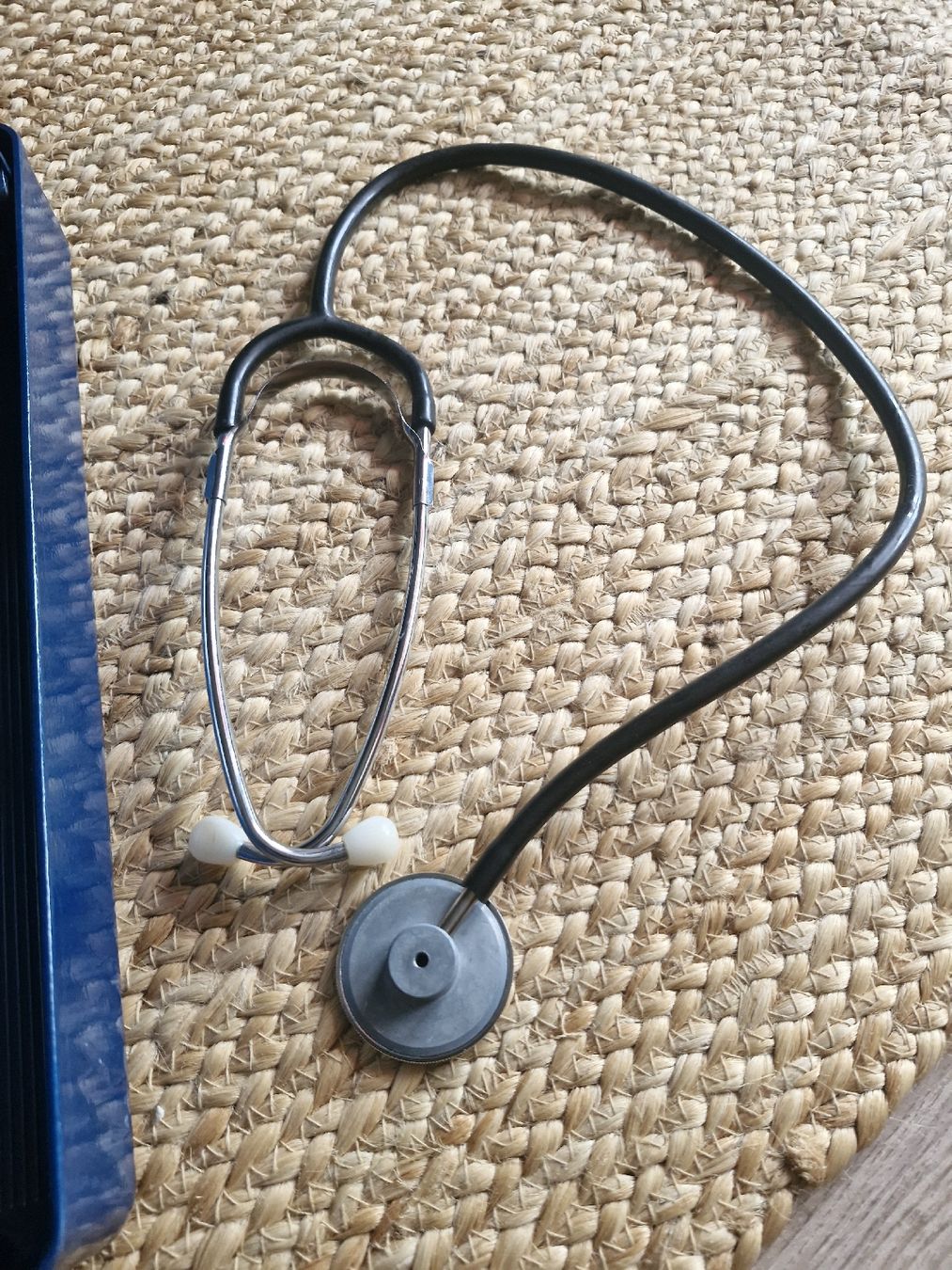 Attrezzature mediche: Table Sphygmanometer Blood Pressure Mercury – Usato da Ipsach venduto da solune 5