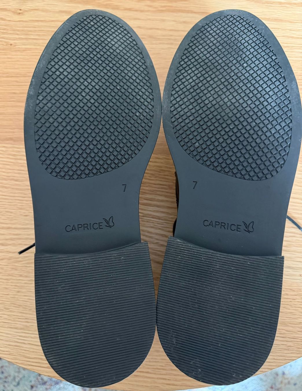 Scarpe da donna: Caprice Halbschuhe gr 41 schwarz neuwertig – Usato da Nussbaumen AG venduto da brigitebardot 1