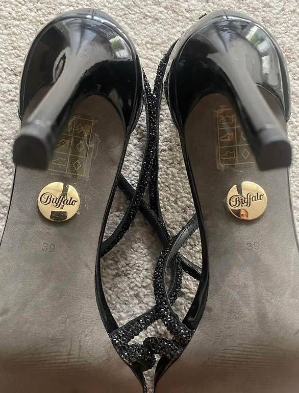 Scarpe da donna: Buffalo Sandalette 39 – Usato da Chur venduto da Jenny159 2