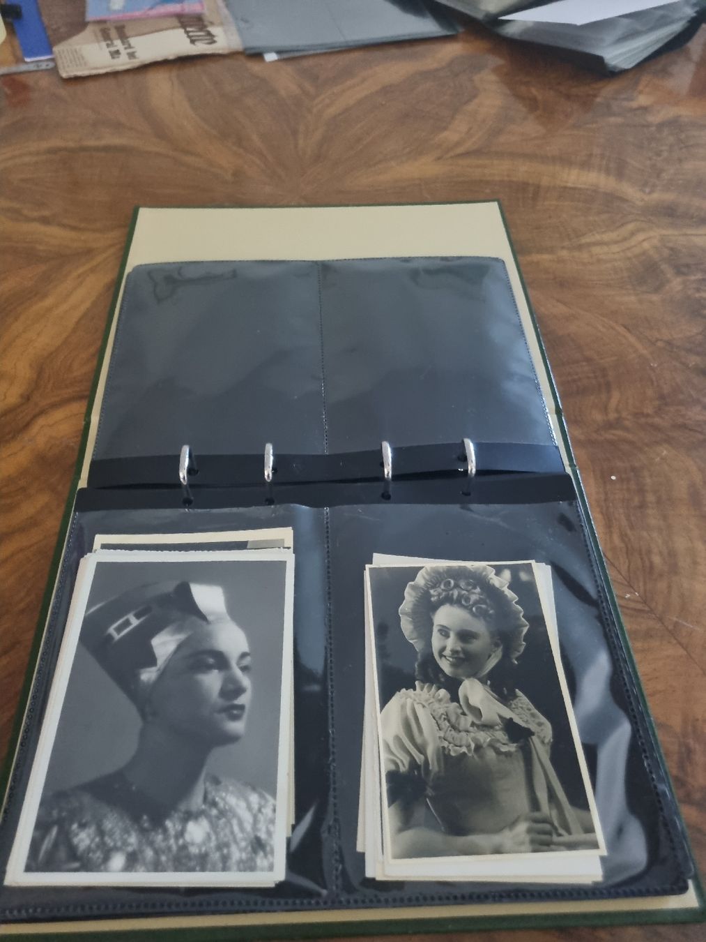 Autografi: Album mit zahlreichen Autogrammen – Usato da Büren an der Aare venduto da benediktf 5