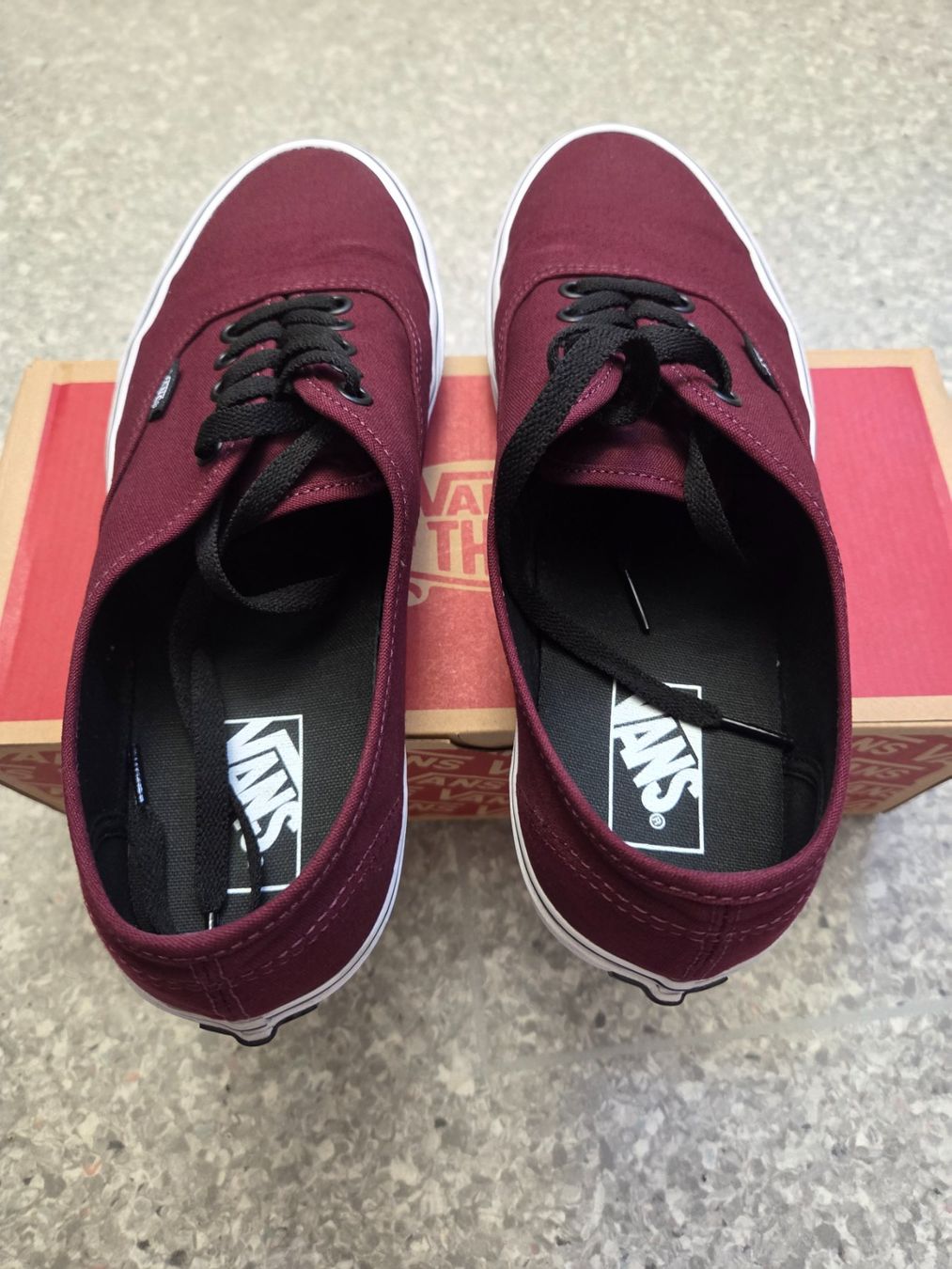 Vans Scarpe da uomo: VANS Authentic – Usato da Sempach Station venduto da Miss_sixty6 4