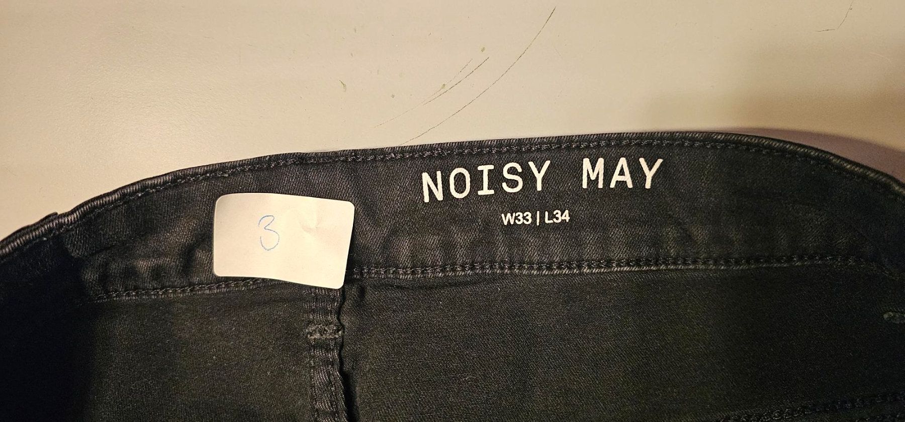 Jeans: Jeans NOISY MAY schwarz – D'occasion à Azmoos par Jadejo 3