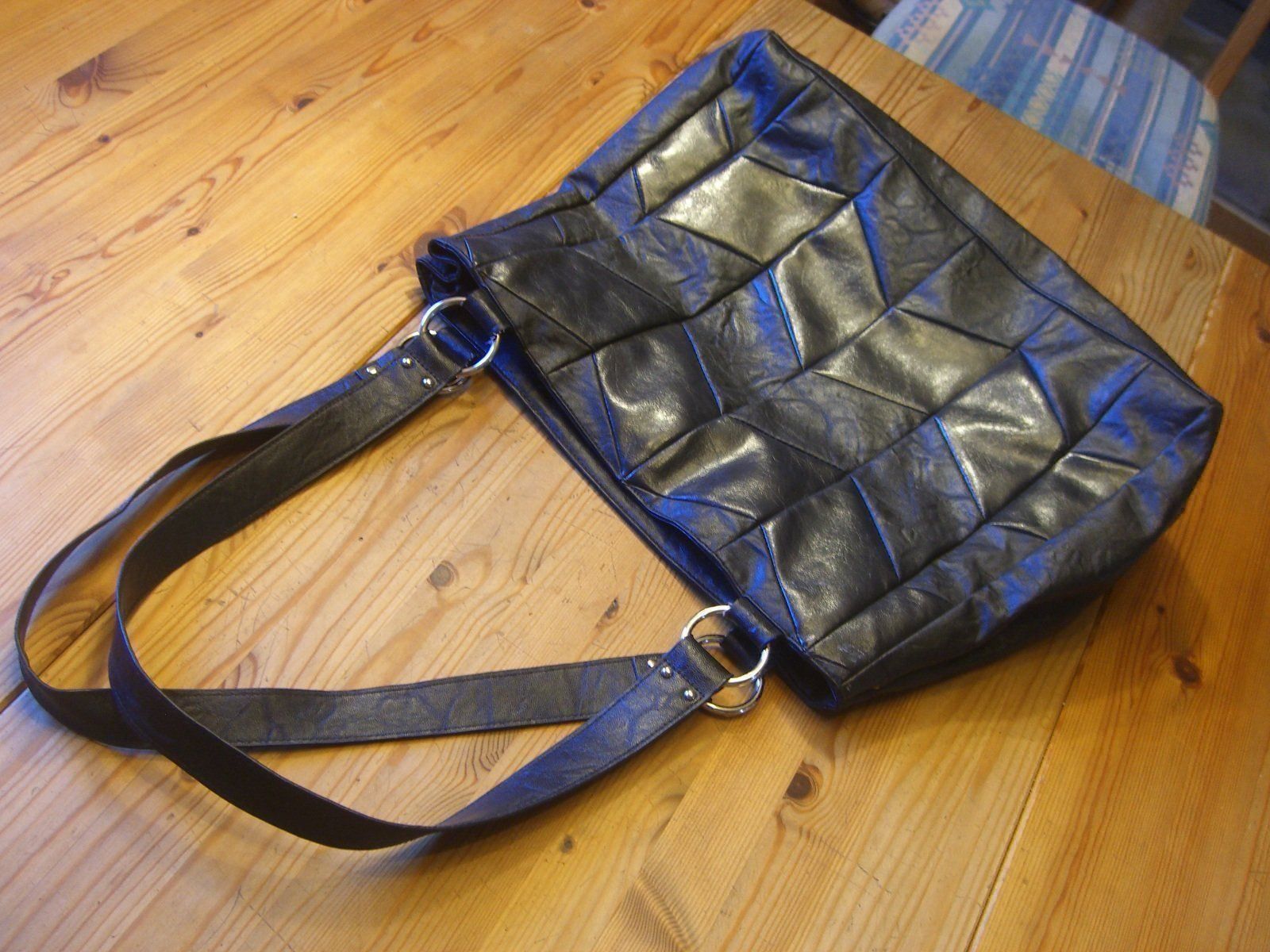 Borse da donna: wunderschöne Kunstleder-Handtasche – Usato da Winterthur venduto da Gaia