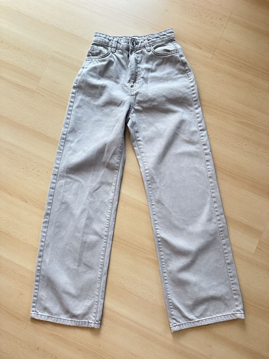 Bershka Jeans: Beige Bershka Jeans, Grösse 34 – Nuovo (secondo la descrizione) da Lampenberg venduto da Graziella_