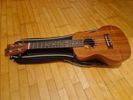 Verkaufe Konzert-Ukulele inkl. Tasche