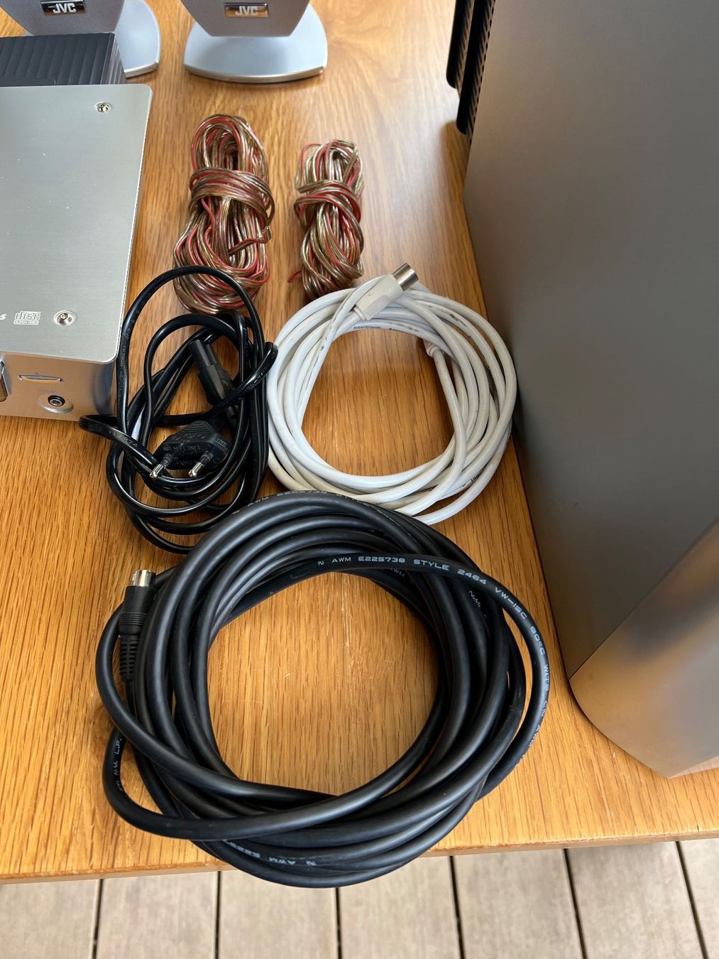 Tutti i DVDs: Musikanlage JVC TH-A55 – Usato da Brütten venduto da mcstern 3
