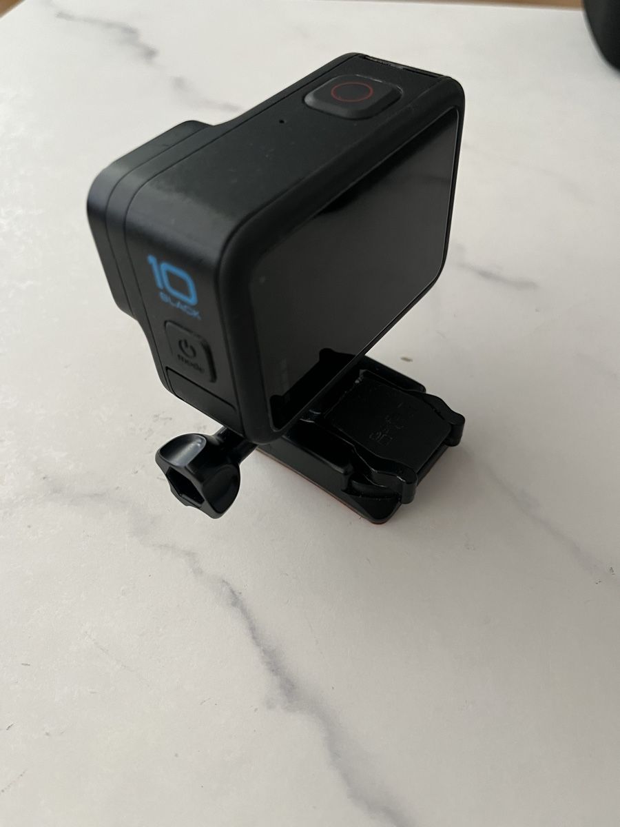 Gopro Action Cam: GoPro HERO10 Black Set  ab 1 CHF! – Usato da Wohlen AG venduto da Beavers17 1