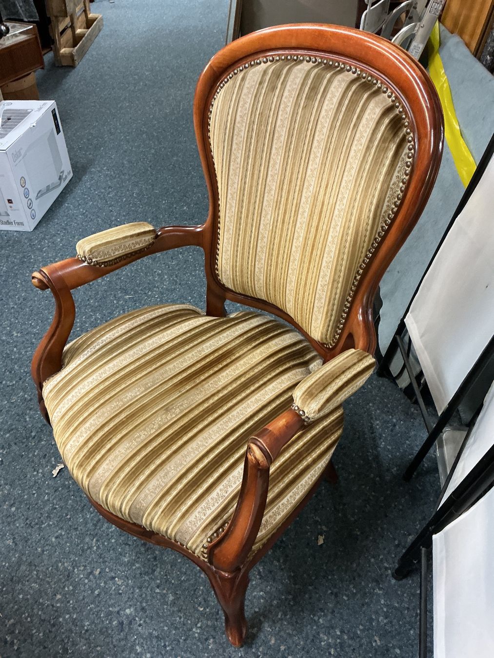 Poltrone: Stil Louis Sessel mit Fussauflage – Usato da Bern venduto da vielerart 3