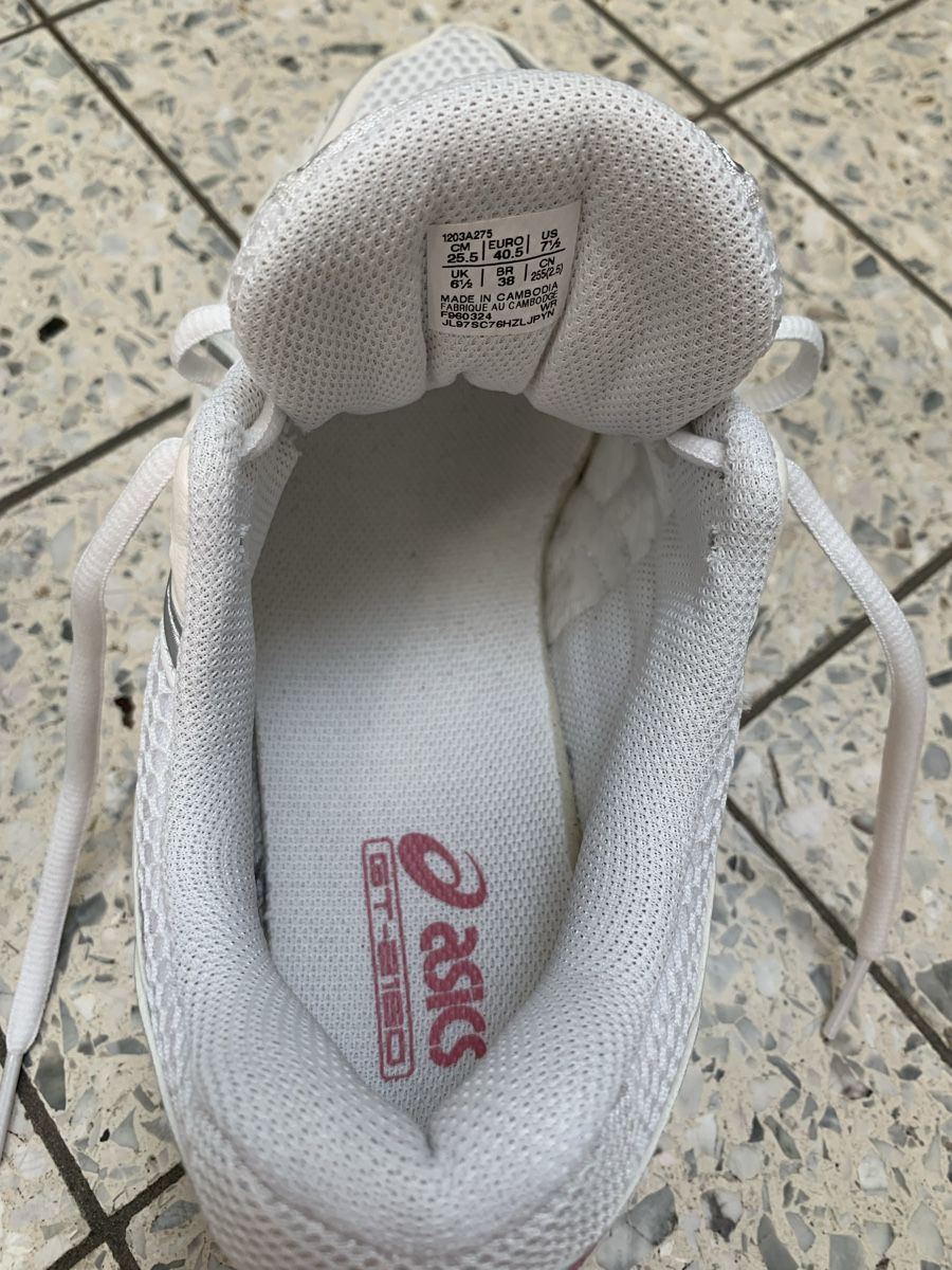 Asics Chaussures femmes: Asics SportStyle 40.5 – D'occasion à Huttwil par lan_ys2r 4