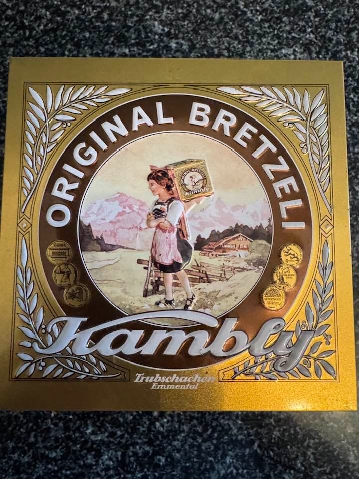 Kambly Altro in Decorazioni & Accessori: Kambly Blechdose 12 cm nostalgisch goldfarben Schweiz – Nuovo (secondo la descrizione) da Oberhofen am Thunersee venduto da Edles_und_Seltenes 2