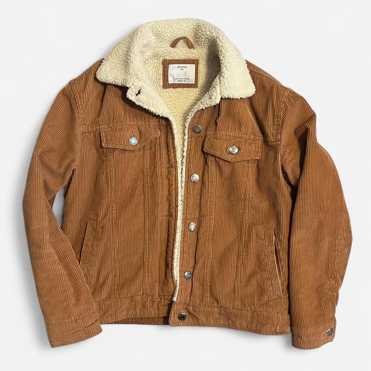 Bershka Vestes: Cordjacke mit Fellkragen Bershka – D'occasion à Sion par mol_9tmp
