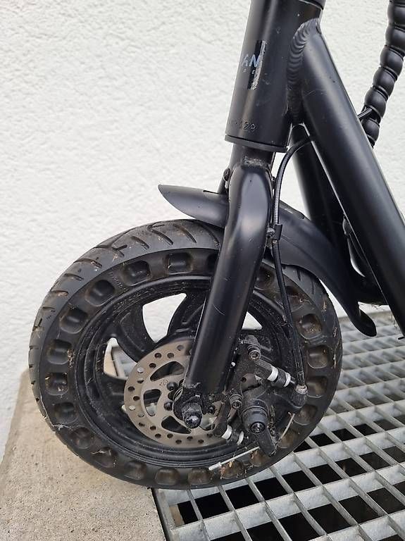 Scooters: Elektro Skooter mit Sitz & Korb inkl. Schloss – Gebraucht aus Altbüron von Zimmerlinde