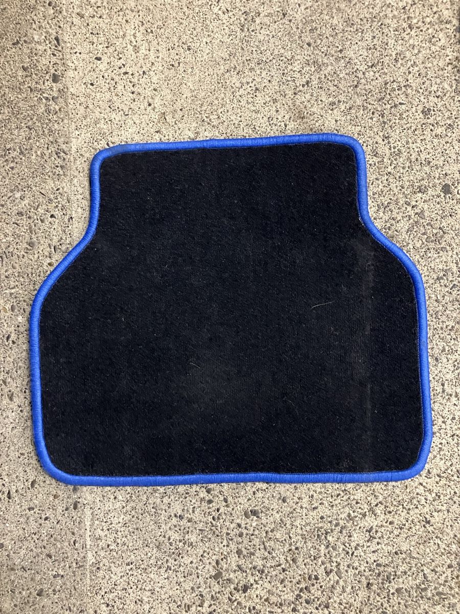 Tapis / Bacs: Auto Teppich – Neuf (Voir description) à Emmenbrücke par nne_hm9j 3