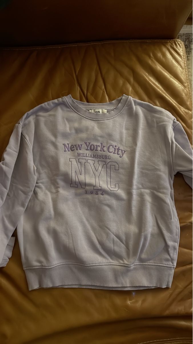 Pullover & Sweatshirts: Stylischer NYC Sweater Grösse 158 – Gebraucht aus Spreitenbach von BIH2005