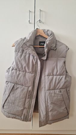 Herren-Gilet von Zara Gr. M, praktisch neu