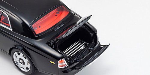 Rolls Royce Voitures modèles: KYOSHO 1/18 - ROLLS ROYCE PHANTOM COUPE – DIAMOND BLACK – Neuf avec emballage d'origine à Splügen par alexrj 3