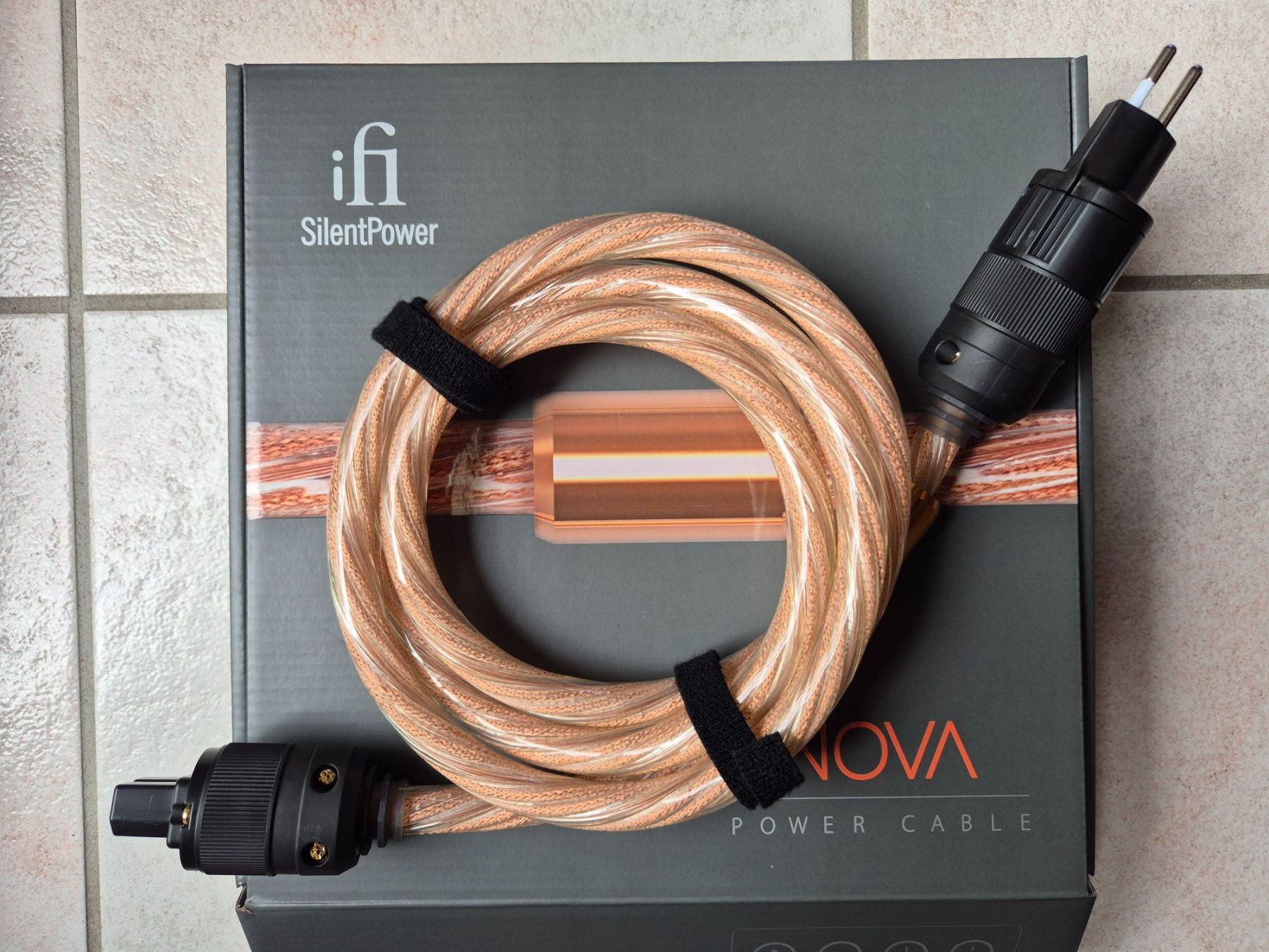 Cavi: iFi SilentPower Nova Audiophiles Stromkabel mit CH-Stecker – Usato da Beringen venduto da 2015ursh