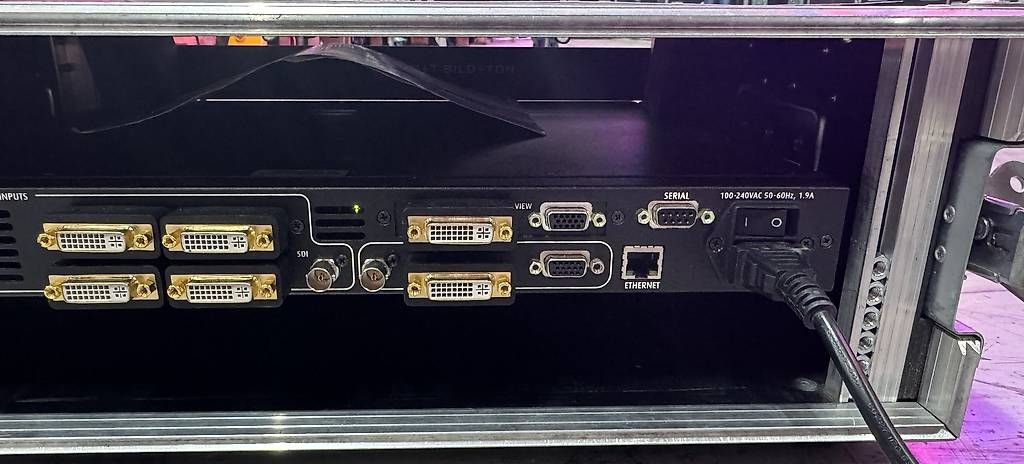 Console di mixaggio: Barco PDS-902 3G, Seamless Switcher – Usato da Rüti ZH venduto da Philippek 4