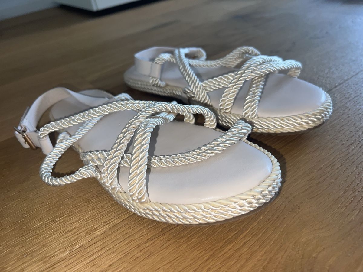Damenschuhe: Sandale creme weiss, Gr. 39, neuwertig, – Gebraucht aus Luzern von Whateverr 2