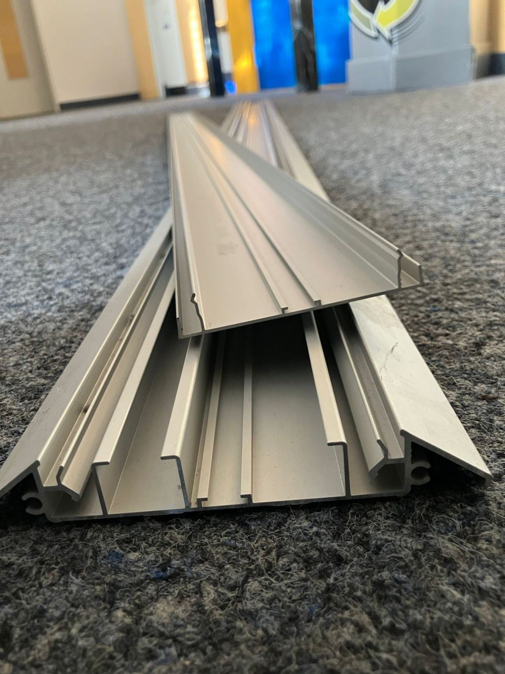 Tappetini fitness: Aufbodenkanal Floortrack Hager 2 Meter – Nuovo e nell'imballaggio originale da Bassersdorf venduto da alu_ps66 1