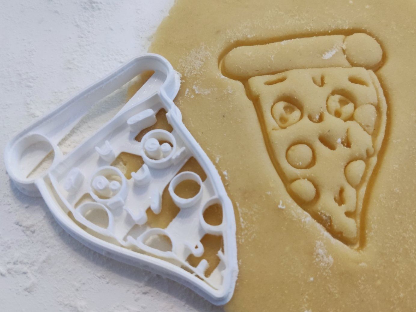 Teglie da forno: Pizza Ausstechform Guetzliausstecher – Nuovo e nell'imballaggio originale da Büren SO venduto da Asadn