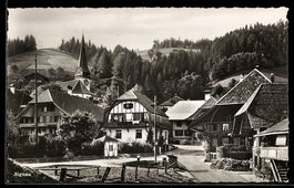 AK Signau, Ortspartie mit Wohnhäusern und Blick zur Kirche