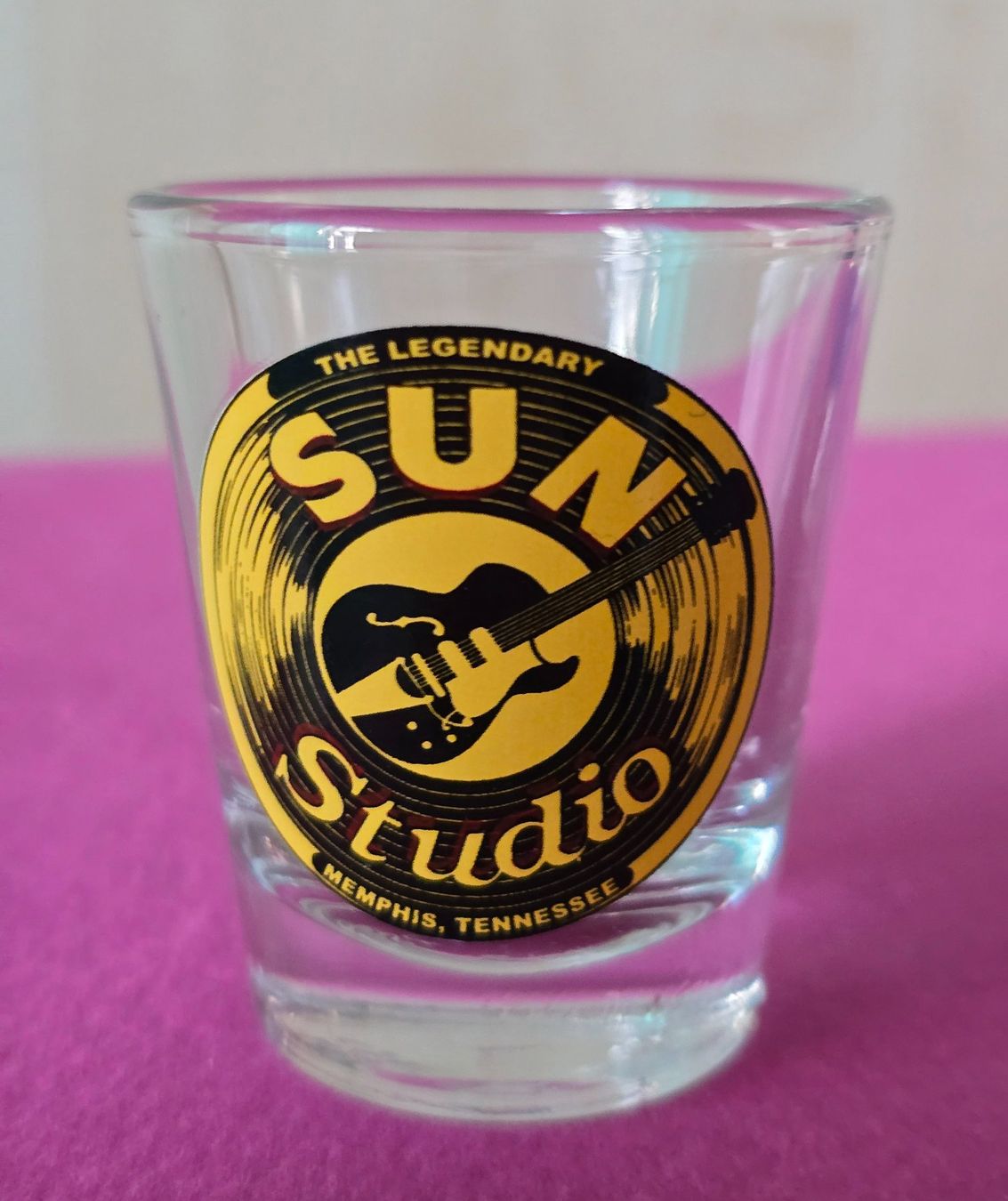 Gläser: aus Memphis Tennessee: Sun Record Studio & Blues Gläsli – Neu (gemäss Beschreibung) aus Rheinau von MakalekaAloha 1