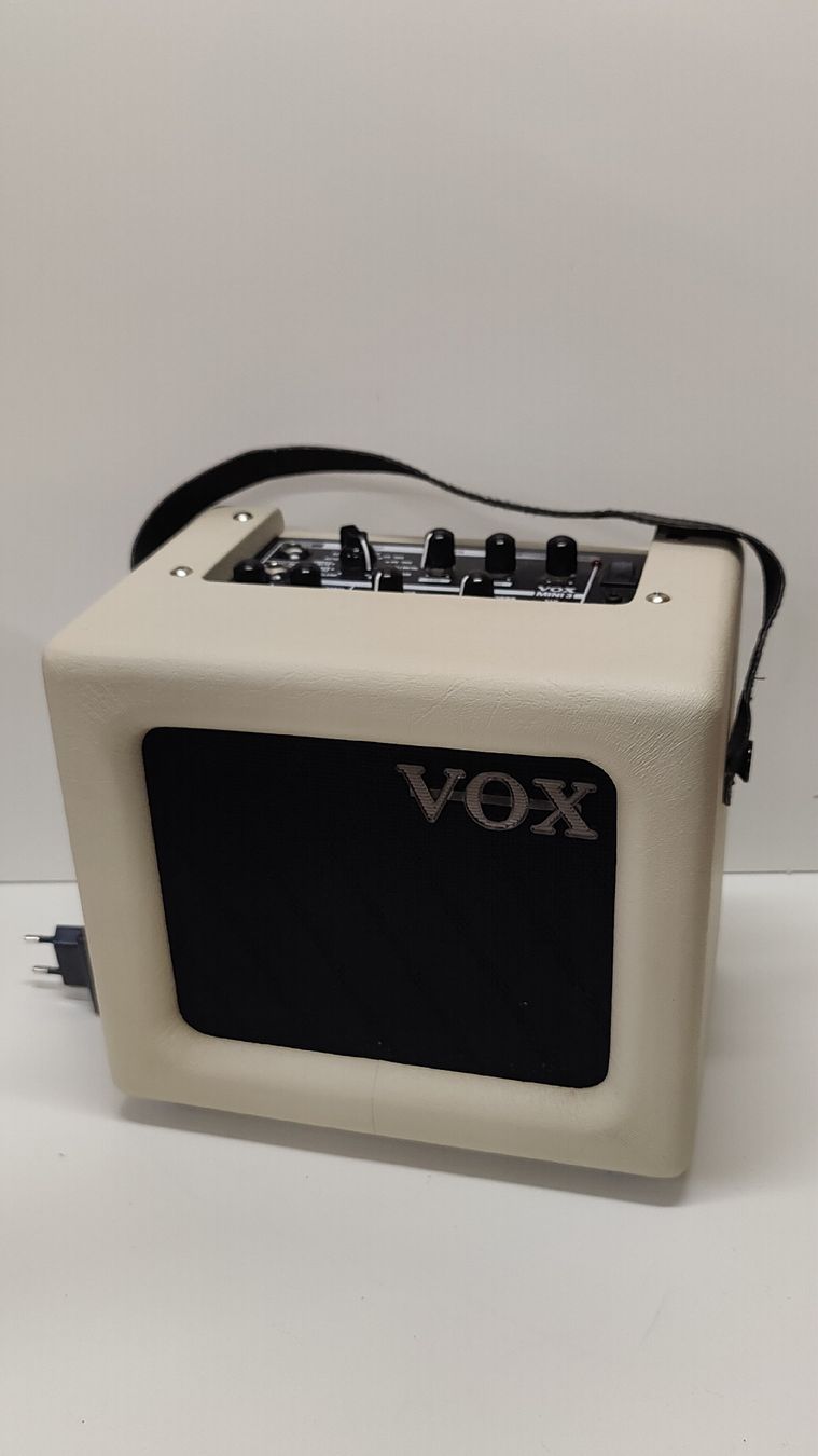 Vox Amplificatori: VOX MINI3 Gitarrenverstärker, mit Kabel oder Batterie (LG) – Usato da Neuenhof venduto da SchnaeppliAllerlei