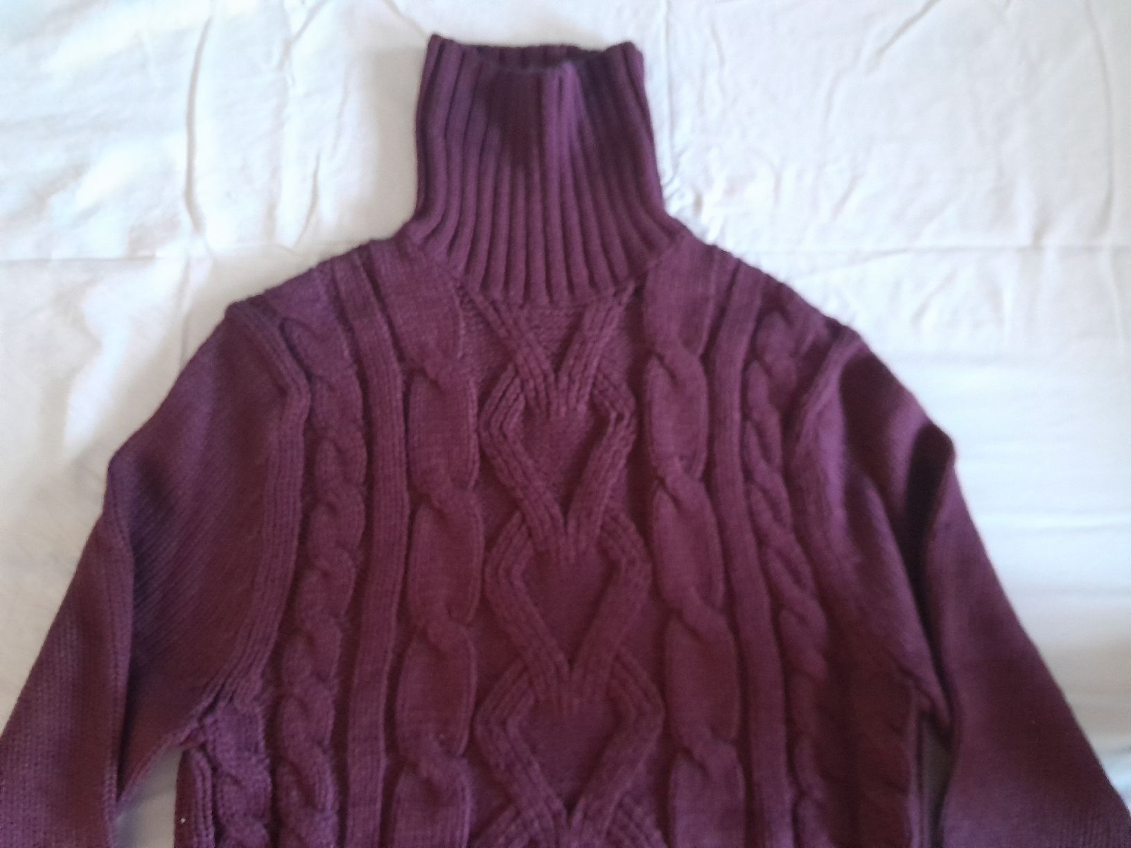 Pullover & Sweatshirts: pull monoprix couleur lit de vin – Gebraucht aus Genève von ang_fd8z 1