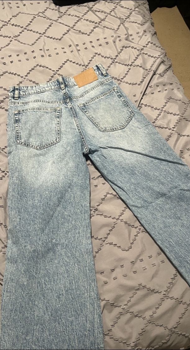 H&M Jeans: H&M Divided Jeans hellblau – D'occasion à Gossau SG par eor_9jvs