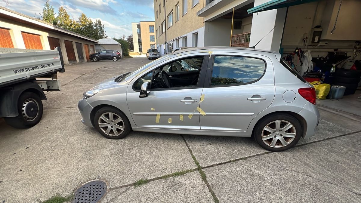 Peugeot Automobili: Peugeot 207 1.6i 16V – Difettoso da Mettmenstetten venduto da lbr_vr5d 4