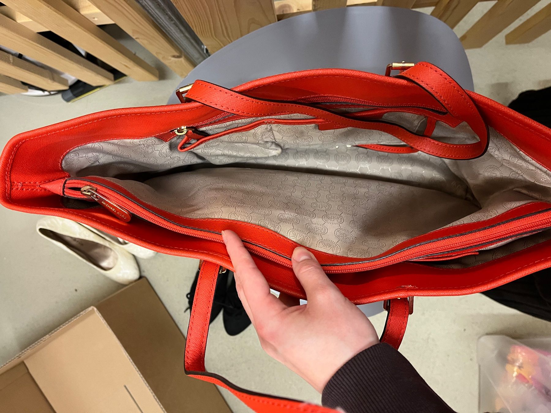 Michael Kors Sacs femmes: Michael Kors Handtasche – D'occasion à Obfelden par MonaMona00 2