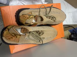 Baskets Adidas NMD beige, taille non précisée, état neuf