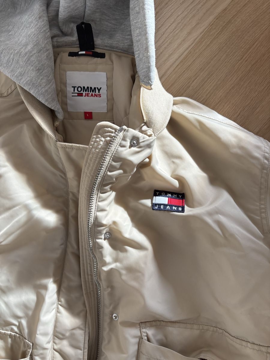Tommy Hilfiger Giacche: Tommy Jeans Bomber Jacket with Hood - Size L – Usato da Arlesheim venduto da cyr_nl9g 1