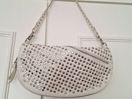 Sac Charles David cuir blanc clouté Y2K