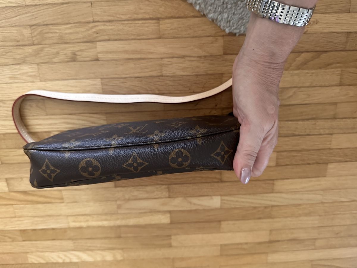 Louis Vuitton Taschen: Louis Vuitton Pochette Accessoires – Neu (gemäss Beschreibung) aus Männedorf von Mag3 4