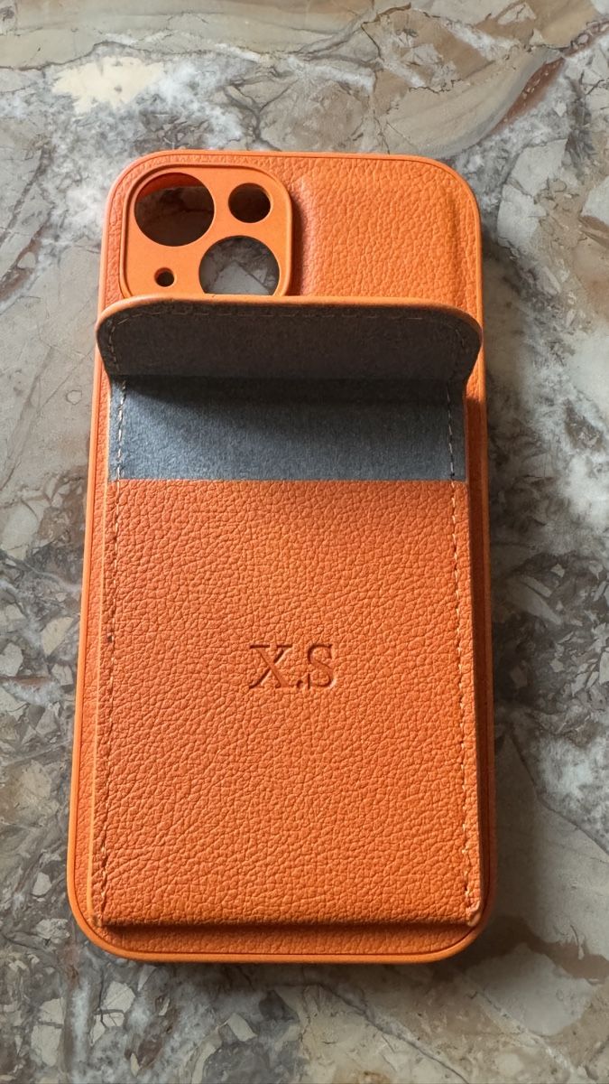 Apple Cover & Protezioni schermo: Handyhülle iPhone 15 Leder mit Kartenfach – Nuovo e nell'imballaggio originale da Zürich venduto da xhe_68xx 1