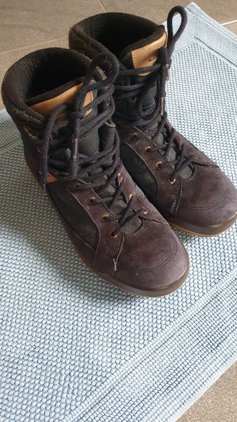 Lowa Scarpe da uomo: Winterschuhe Lowa Gr  43.5 – Usato da Schaan venduto da Zar1604 1