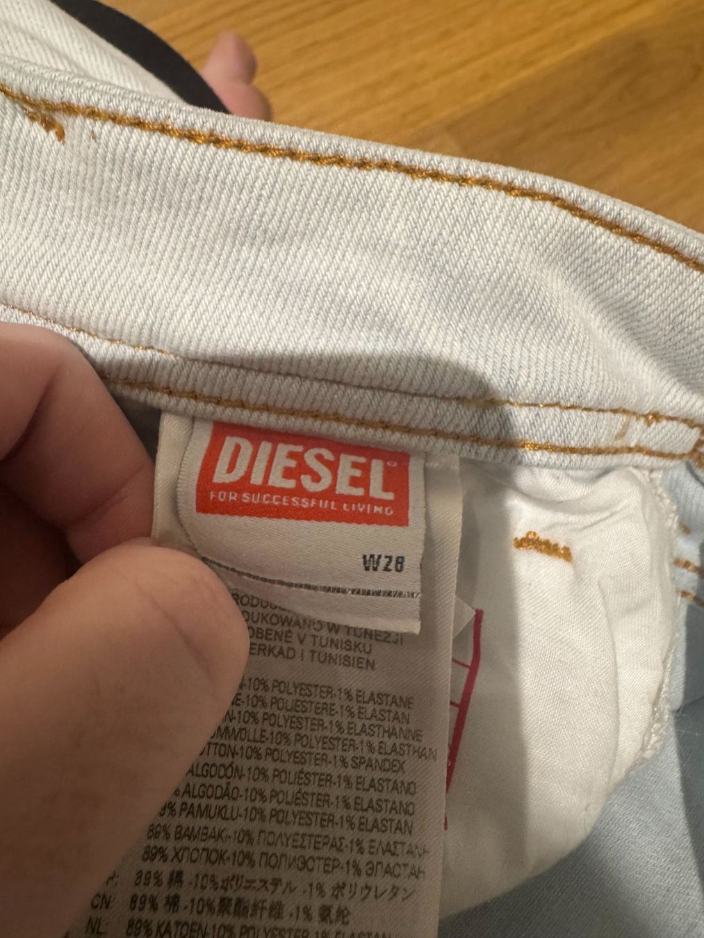 Diesel Jeans: Diesel Jeans - Light Wash Denim, Size 28 – Nuovo (secondo la descrizione) da Zürich venduto da ped_8gnn 3