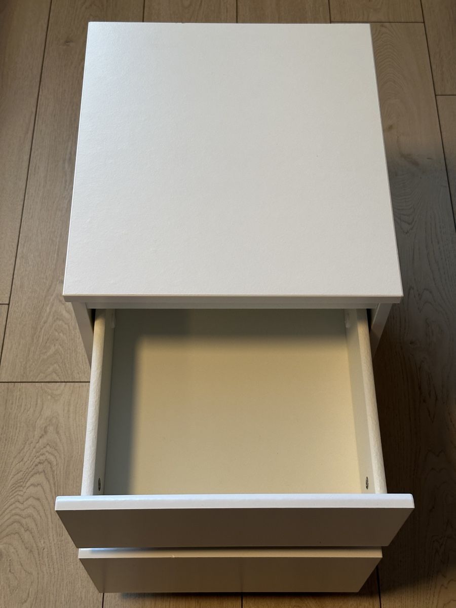 Ikea Comodini: Nachttisch mit zwei Schubladen, Weiss – Usato da Hinwil venduto da sin_9j5s 3